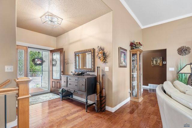 605 ENCHANTED PINES DR, Rapid City, SD 57701