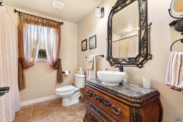 605 ENCHANTED PINES DR, Rapid City, SD 57701