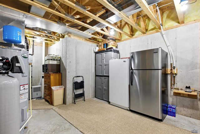 605 ENCHANTED PINES DR, Rapid City, SD 57701