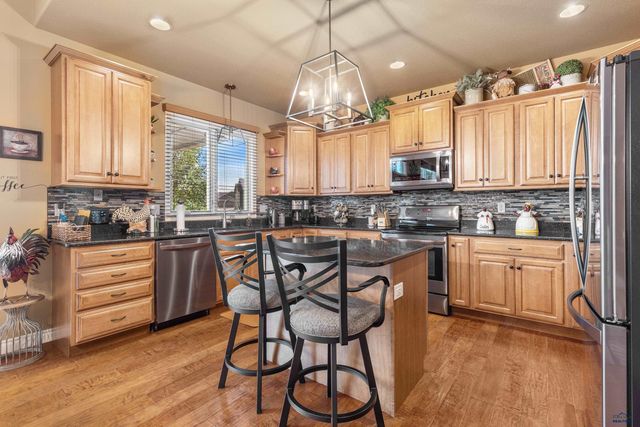 605 ENCHANTED PINES DR, Rapid City, SD 57701