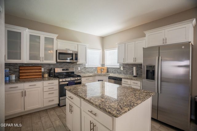912 SUMMER NIGHT Place, El Paso, TX 79928