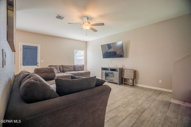 912 SUMMER NIGHT Place, El Paso, TX 79928