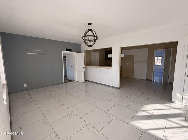 304 Ramona Avenue, El Paso, TX 79915