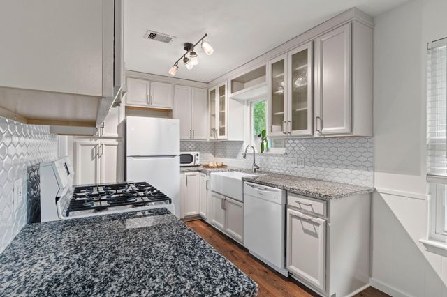 5811 Glenhollow PATH, Austin, TX 78745