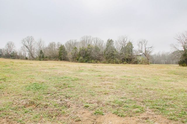 2579 New Hall Rd, Greenbrier, TN 37073