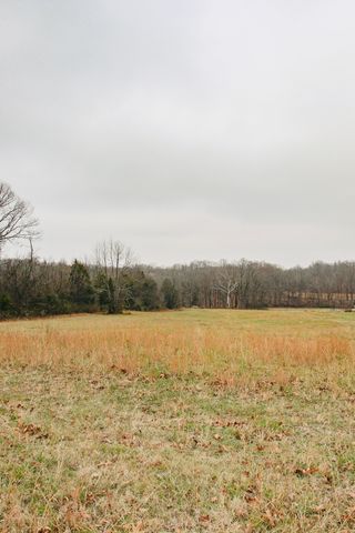 2579 New Hall Rd, Greenbrier, TN 37073