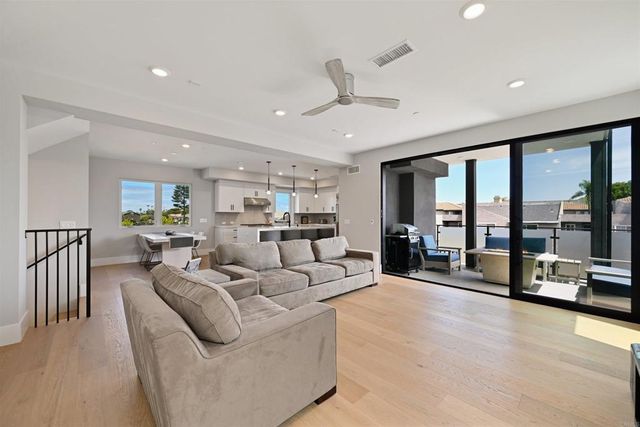 3580 Garfield Street, Carlsbad, CA 92008