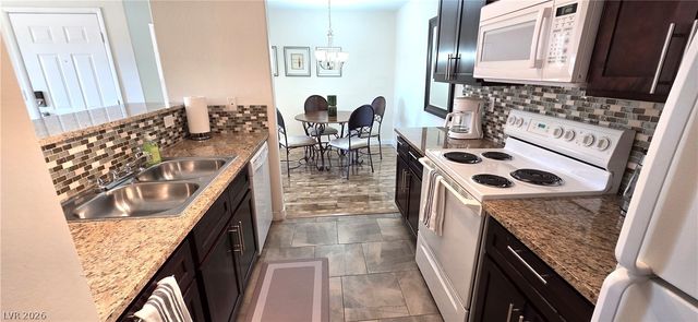 2300 East SILVERADO RANCH Boulevard 2006, Las Vegas, NV 89183
