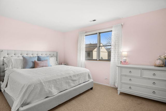 7S367 Augusta Lane, Naperville, IL 60540