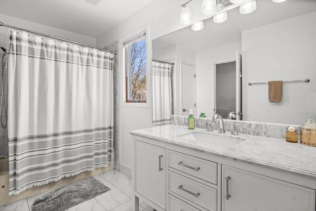 7S367 Augusta Lane, Naperville, IL 60540