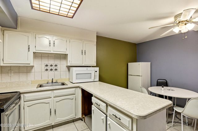 16 Woodlake Drive 16, Lakewood, NJ 08701