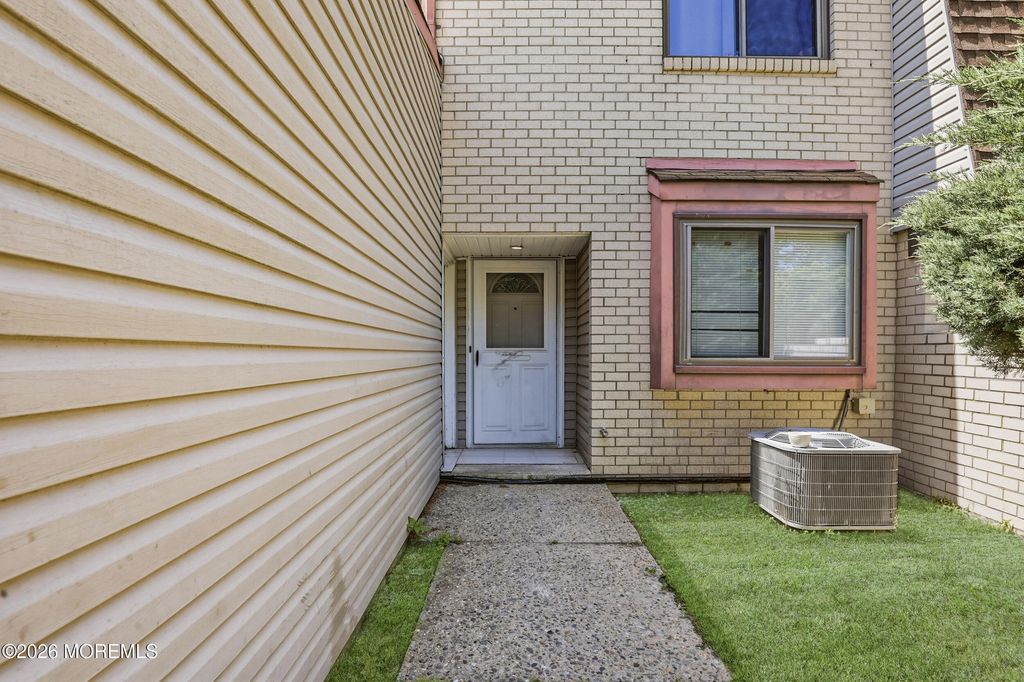 16 Woodlake Drive 16, Lakewood, NJ 08701