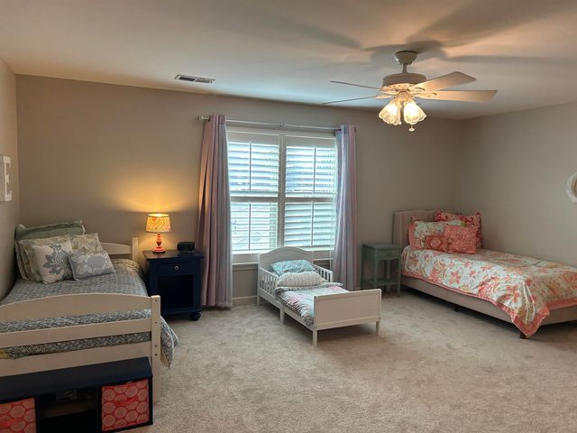 9108 E GROVELAWN CV E, Germantown, TN 38139