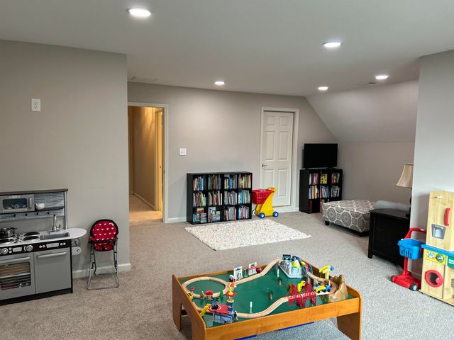 9108 E GROVELAWN CV E, Germantown, TN 38139