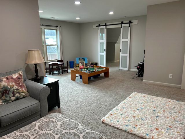 9108 E GROVELAWN CV E, Germantown, TN 38139