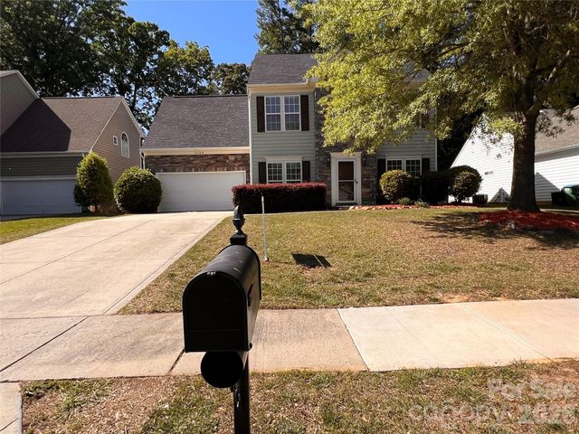 7709 Greylock Ridge Road 18, Matthews, NC 28105