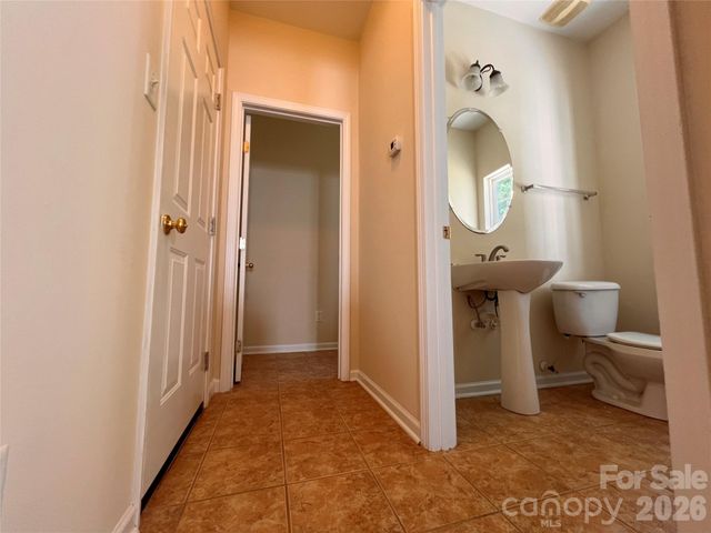 7709 Greylock Ridge Road 18, Matthews, NC 28105