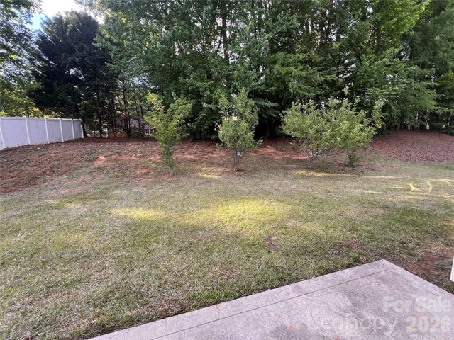 7709 Greylock Ridge Road 18, Matthews, NC 28105