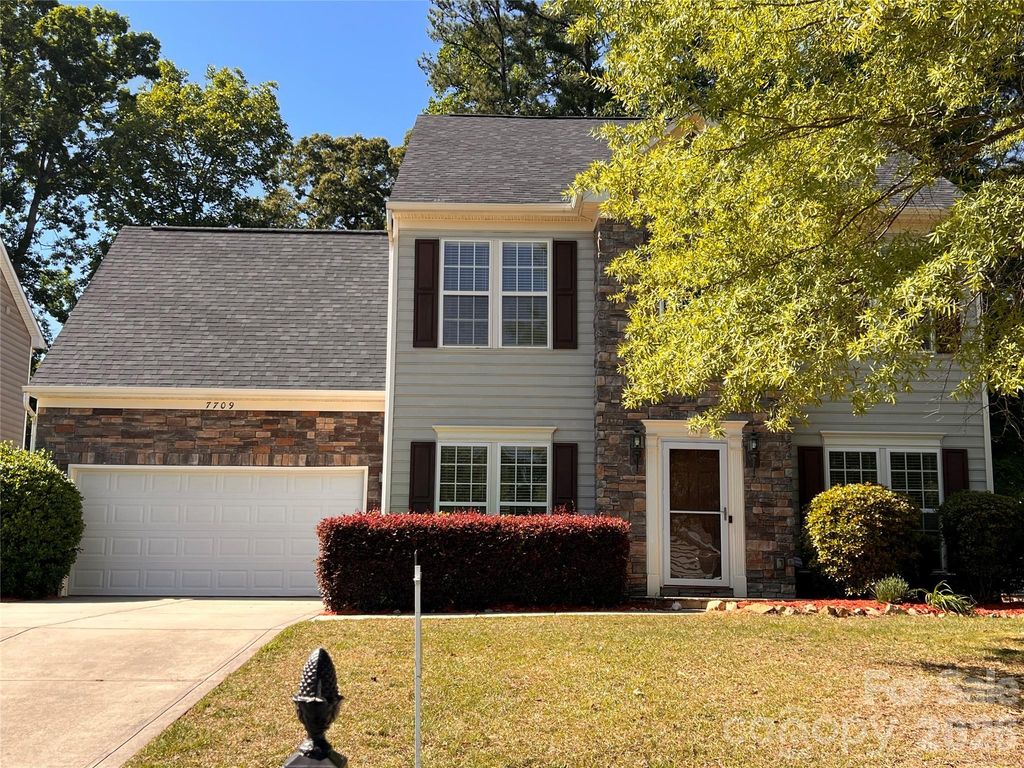 7709 Greylock Ridge Road 18, Matthews, NC 28105