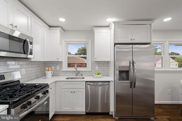2711 GROVETON ST, Alexandria, VA 22306