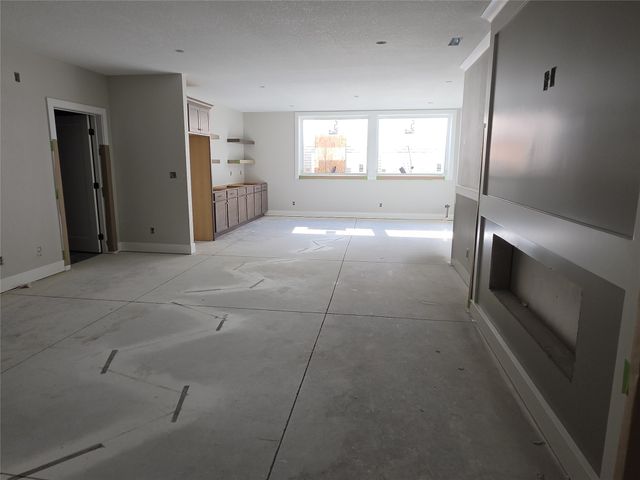 4640 161 Court, Urbandale, IA 50323