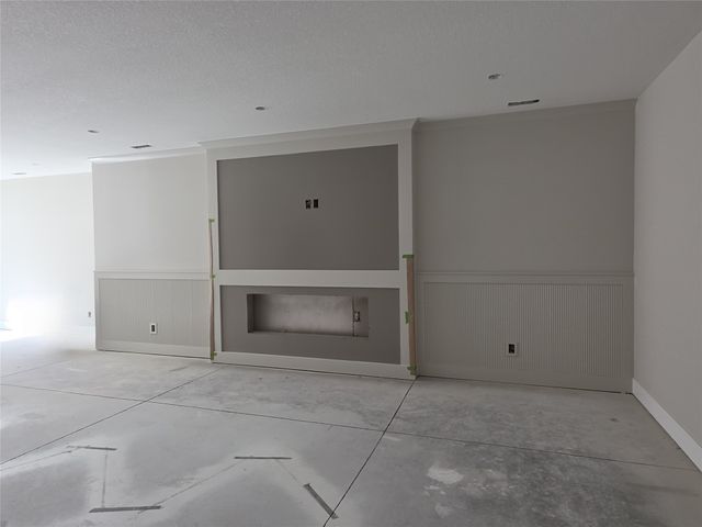 4640 161 Court, Urbandale, IA 50323