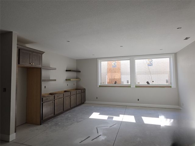 4640 161 Court, Urbandale, IA 50323