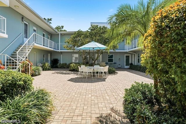 653 12th AVE S 653, Naples, FL 34102