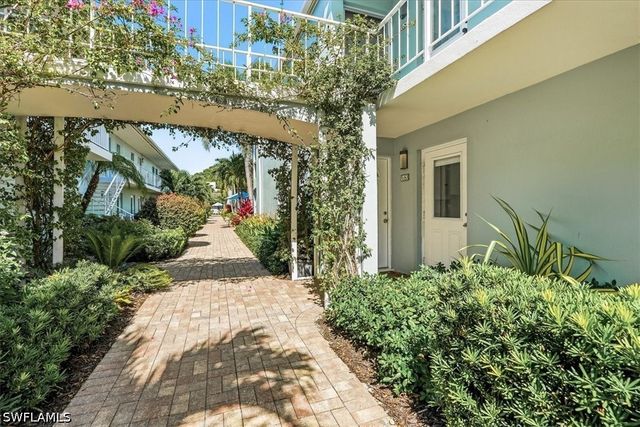 653 12th AVE S 653, Naples, FL 34102