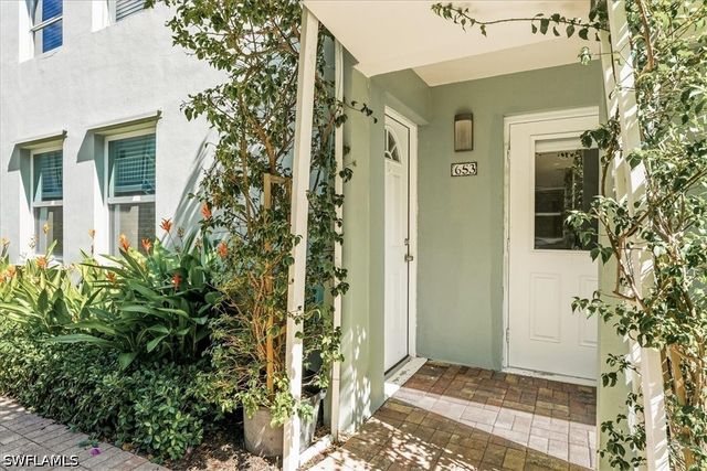 653 12th AVE S 653, Naples, FL 34102