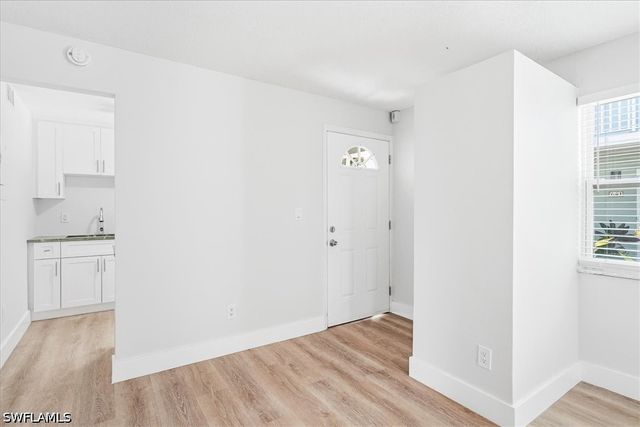 653 12th AVE S 653, Naples, FL 34102