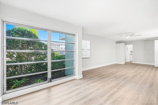 653 12th AVE S 653, Naples, FL 34102