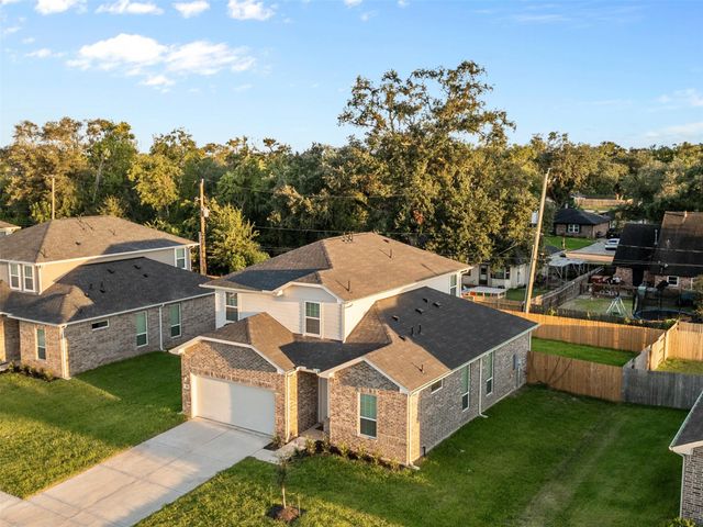 419 Magnolia Street, Richwood, TX 77531