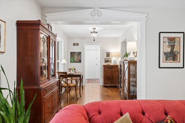 106 Carriage Road, North Barrington, IL 60010