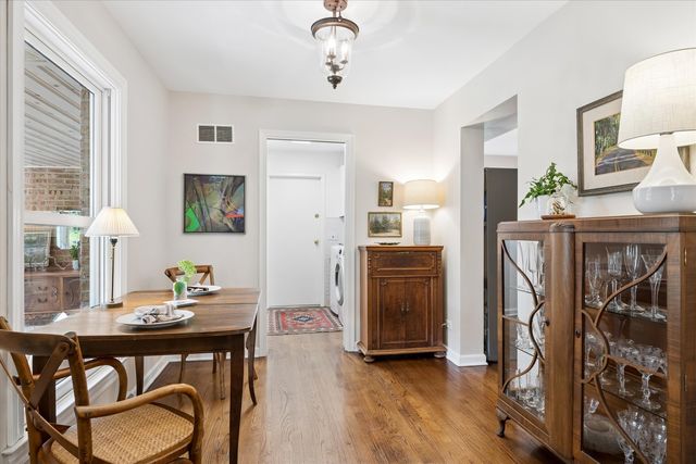 106 Carriage Road, North Barrington, IL 60010