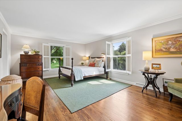 106 Carriage Road, North Barrington, IL 60010