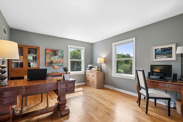 106 Carriage Road, North Barrington, IL 60010