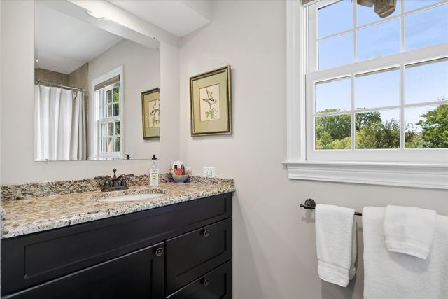 106 Carriage Road, North Barrington, IL 60010