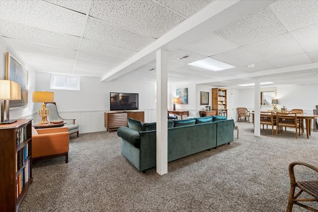 106 Carriage Road, North Barrington, IL 60010