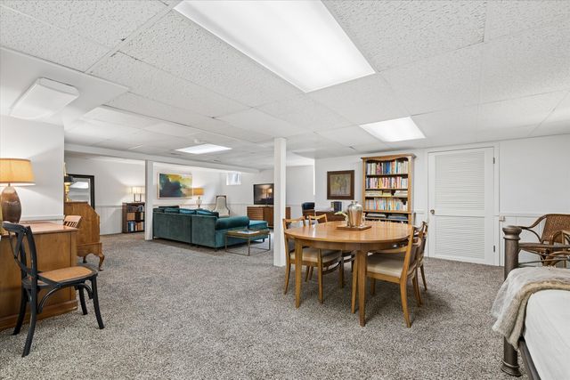 106 Carriage Road, North Barrington, IL 60010