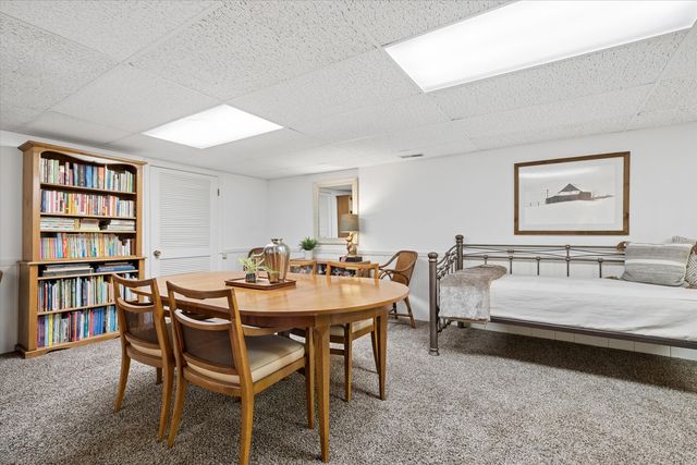 106 Carriage Road, North Barrington, IL 60010