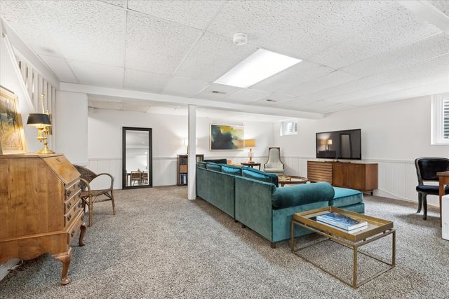 106 Carriage Road, North Barrington, IL 60010