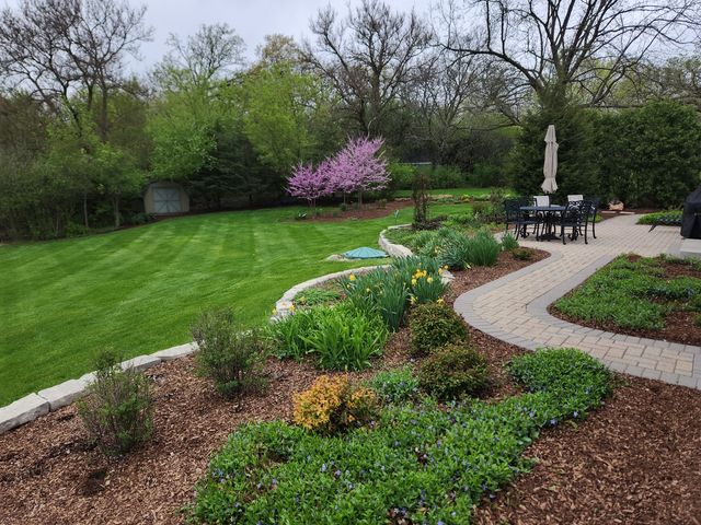 106 Carriage Road, North Barrington, IL 60010