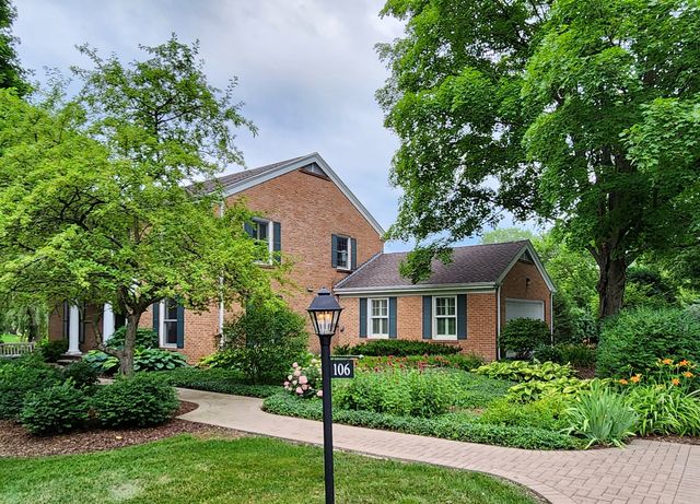 106 Carriage Road, North Barrington, IL 60010