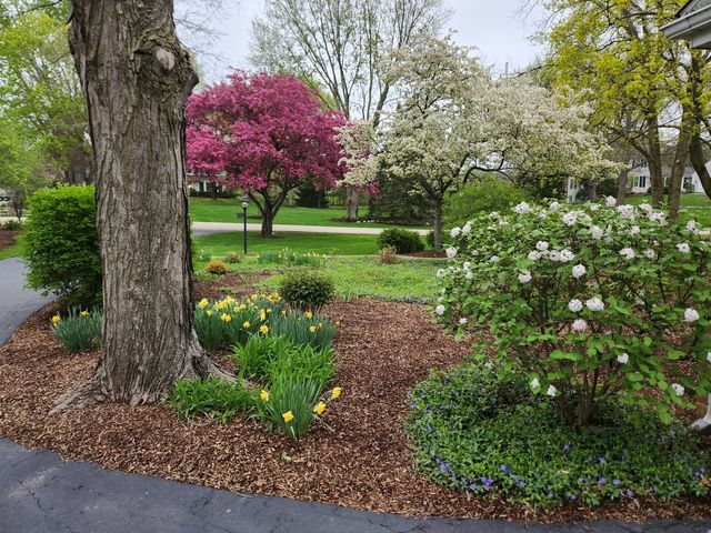 106 Carriage Road, North Barrington, IL 60010