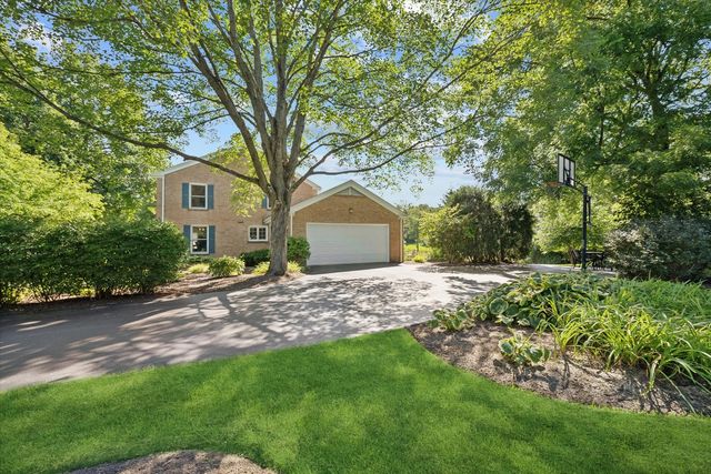 106 Carriage Road, North Barrington, IL 60010