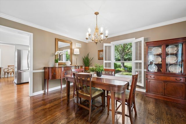 106 Carriage Road, North Barrington, IL 60010