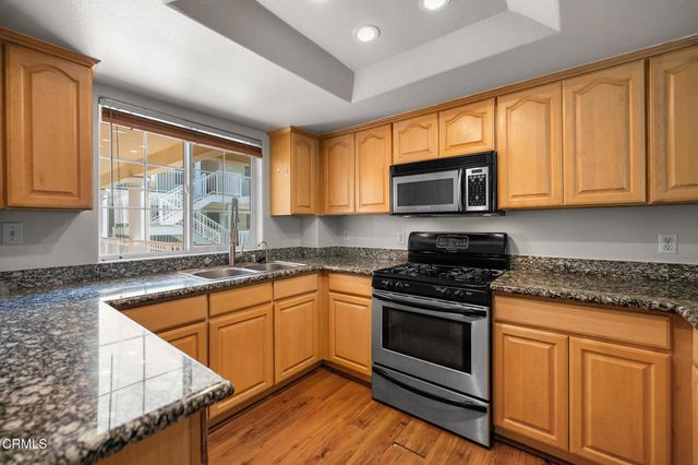 530 W Stocker 206, Glendale, CA 91202
