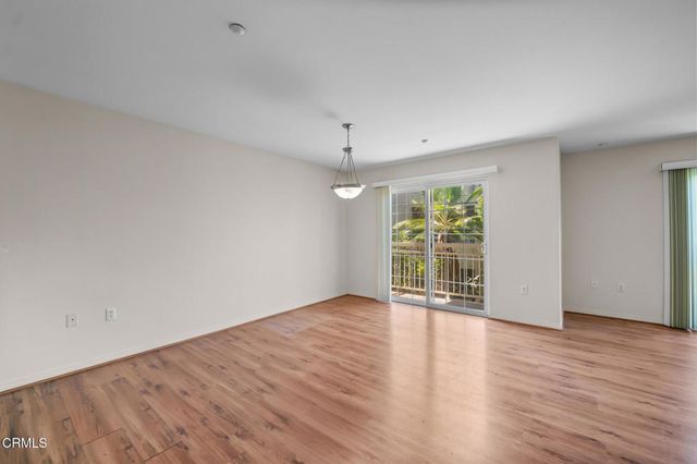 530 W Stocker 206, Glendale, CA 91202