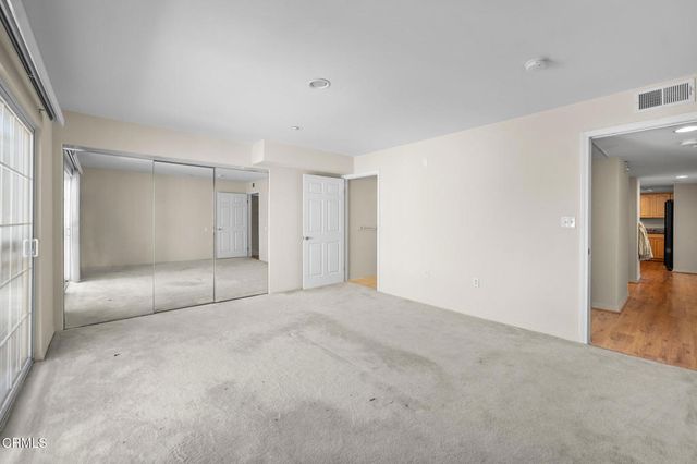 530 W Stocker 206, Glendale, CA 91202